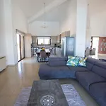 Villa Hills View