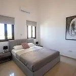 Hills View Катикас
