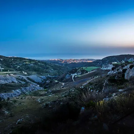Hills View * Kathikas