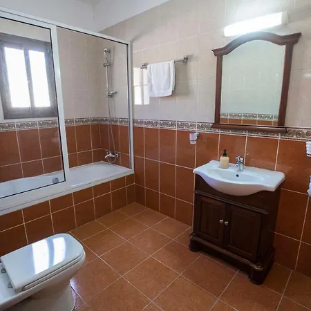 Hills View * كاتيكاس