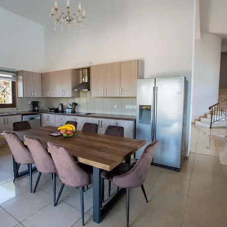 Villa Hills View