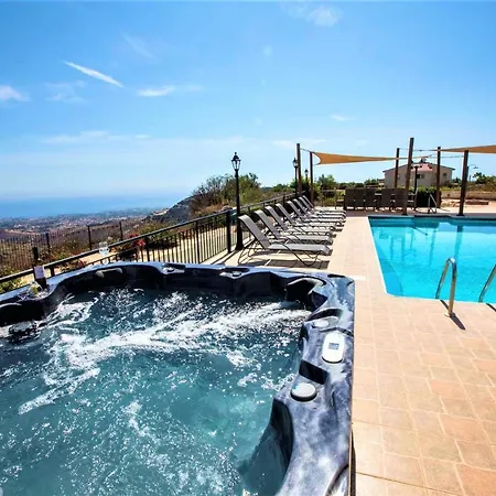 Hills View كاتيكاس