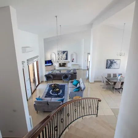 Hills View فيلة كاتيكاس