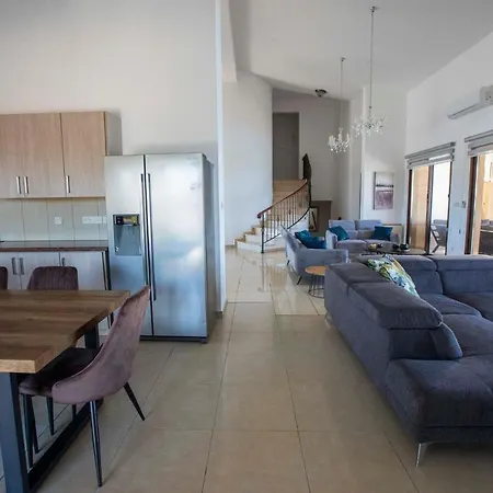 Villa Hills View