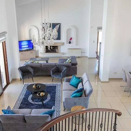 Villa Hills View *