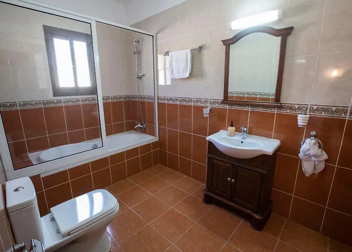 Hills View * Kathikas