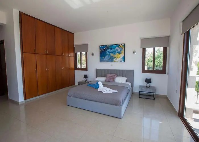 Hills View * Kathikas