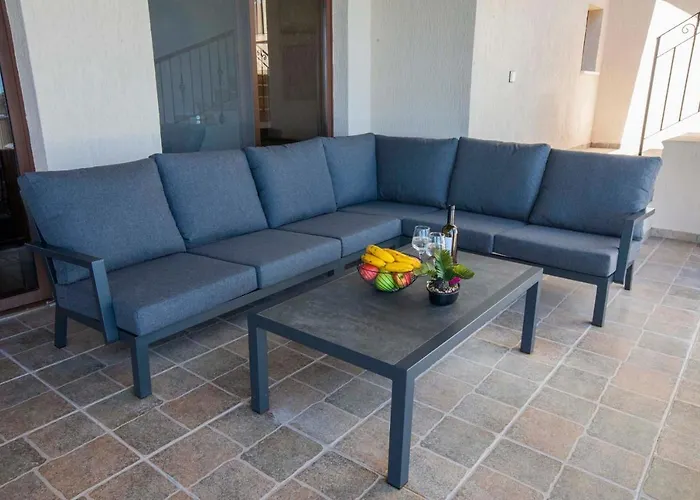 Hills View Vila Kathikas