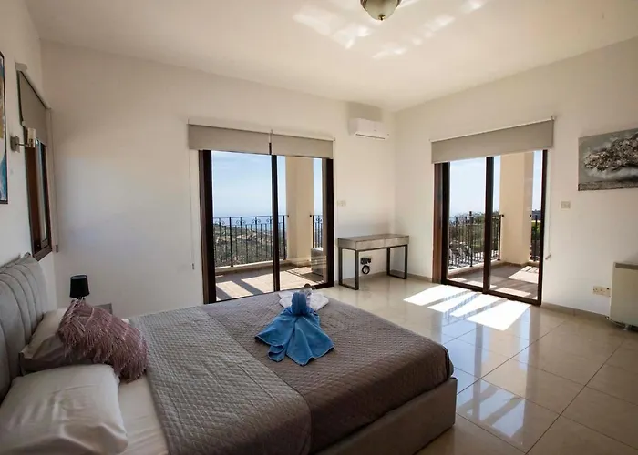 Hills View * Kathikas