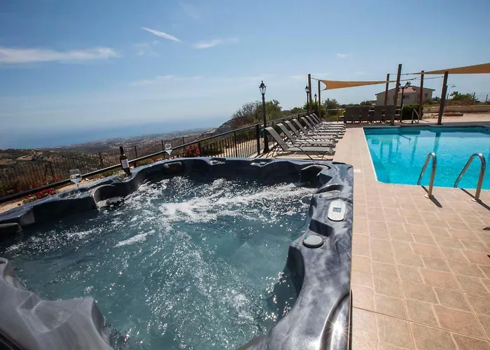 Hills View Vila Kathikas